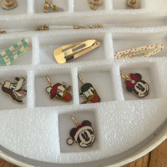 2022 Disney Parks 12 Days of Christmas Box of Surprises Jewelry Box Sealed - Picture 4 of 8